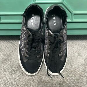 DKNY Leather Snakeskin Black Silver Gray Print Platform Sneakers 7.5 M